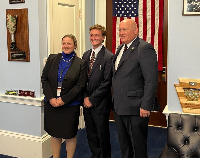 Mark Vincent Warner, Director of Government Affairs and Global Marketing, meets with Congressman Glenn Thompson