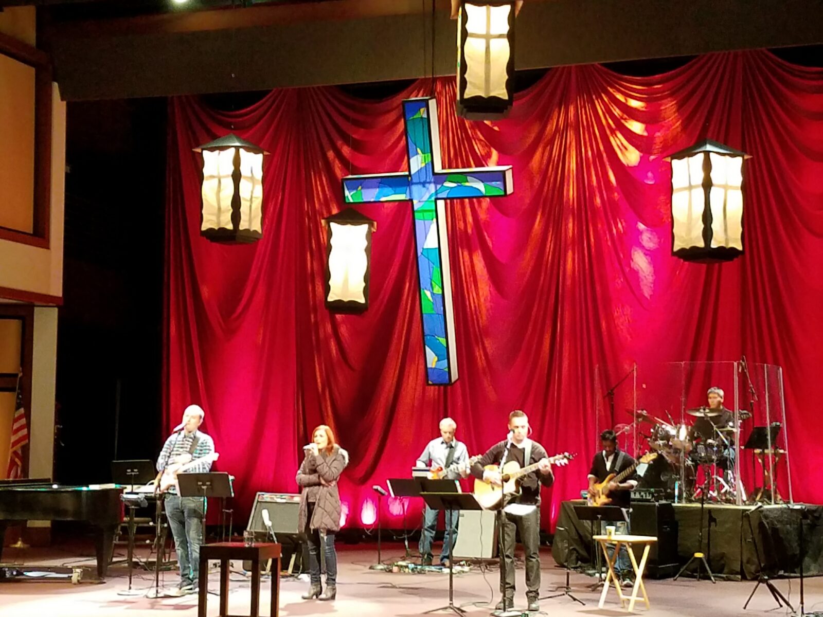Church cross built using EZTube Boltless Construction System: leading supplier of aluminum, steel, stainless steel tubes and welded steel core and composite connectors