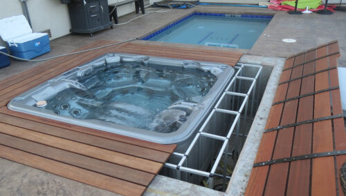 Hot tub using 6063 T5 aerospace aluminum structural profiles, square tube, aluminum, aluminium tubes, extrusions, 80 extrusions 20, t slot style extrusion, and anodized aluminum by EZ Tube and easy tubes. 6063 T5 aerospace 2020 aluminum is used exclusively by EZTube for aluminum extrusions. Press fit fasteners and square tubing connectors are used by EZ Tube, the global leader in advanced commercial and industrial framing solutions, supply, advanced metals, composites, and distribution.